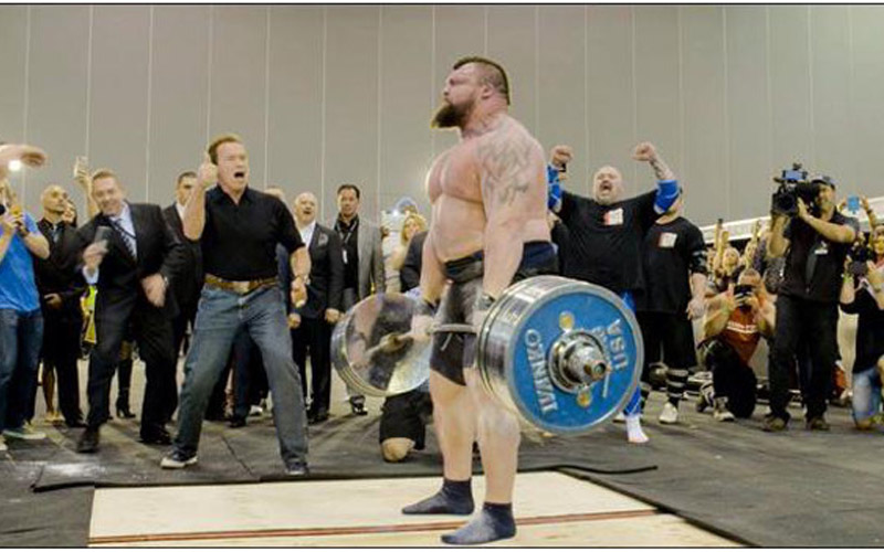 Eddie Hall Sets World Deadlift Record While Arnold Watches On In Approval