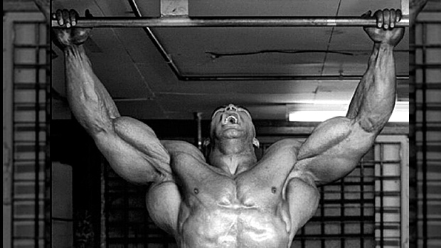 Bodybuilder-Pull-Up