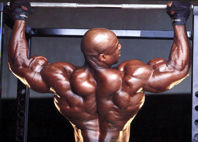 ronnie coleman performing pull-ups