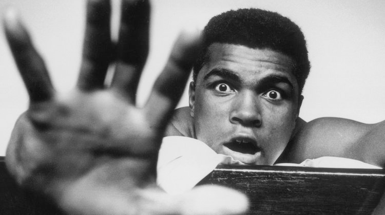 Muhammad-Ali-Abstaining