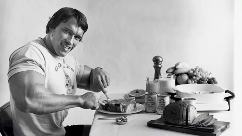 arnold schwarzenegger eating muscle building foods