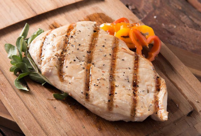 chicken breast as muscle building food for skinny people