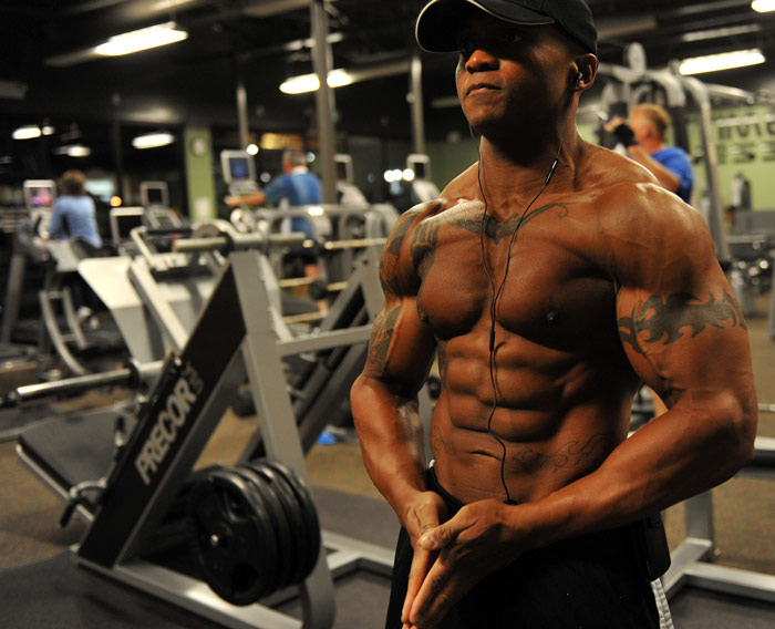 bodybuilder transformed from skinny guy to strong