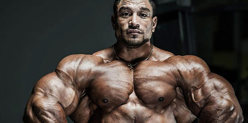 bodybuilder Roelly Winklaar showing highly defined deltoid muscles