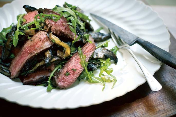 Grilled-steak-mushroom-and-rocket-salad